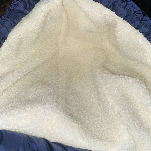 Abercrombie & Fitch down filled puffer coat - Picture 8 of 12